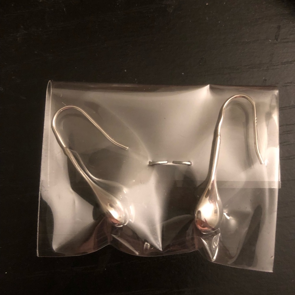 Handcrafted dangle earrings - Picture 2 of 3